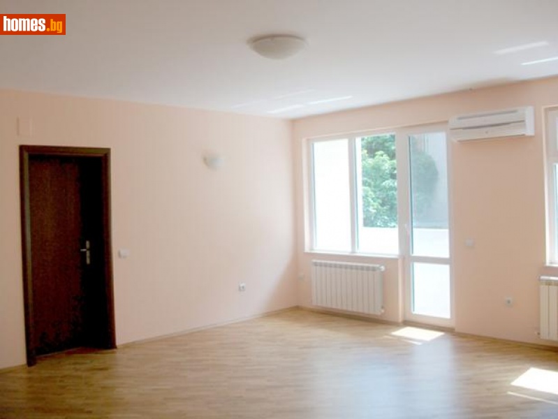 Тристаен, 114m²