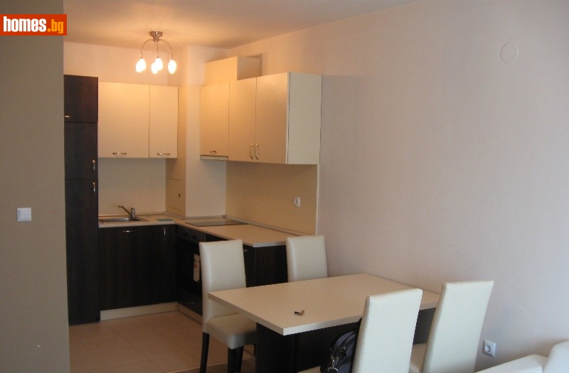 Тристаен, 115m²