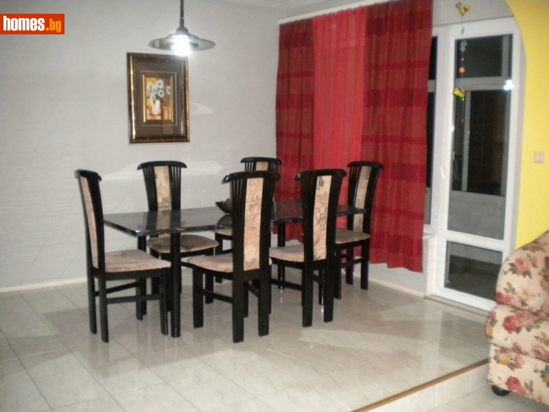 Тристаен, 130m²