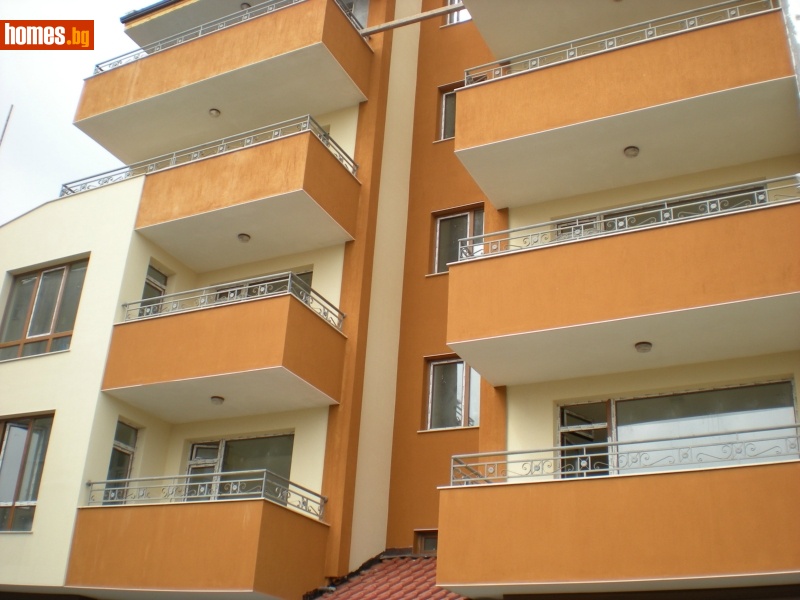 Тристаен, 110m²