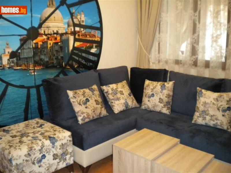 Тристаен, 75m²