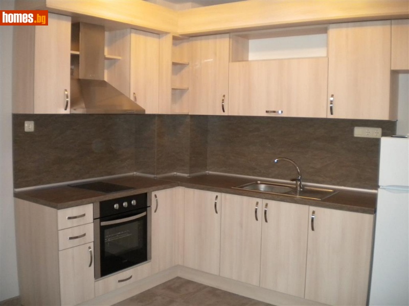 Тристаен, 100m²