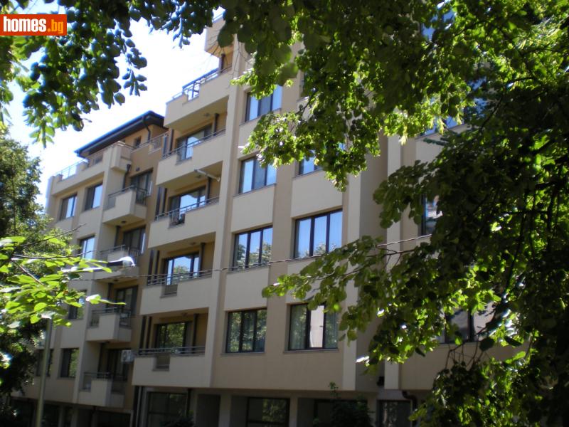 Тристаен, 110m²