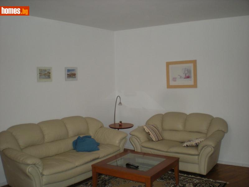 Тристаен, 130m²