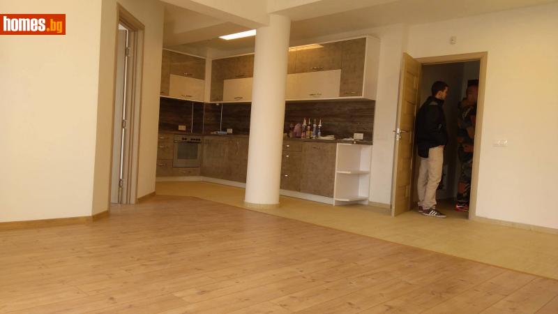 Тристаен, 116m²