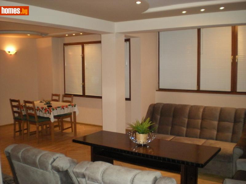 Тристаен, 100m²