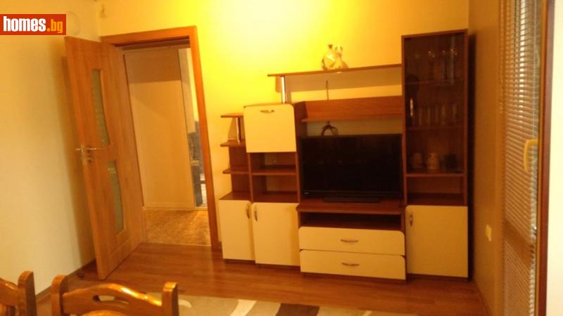 Тристаен, 90m²
