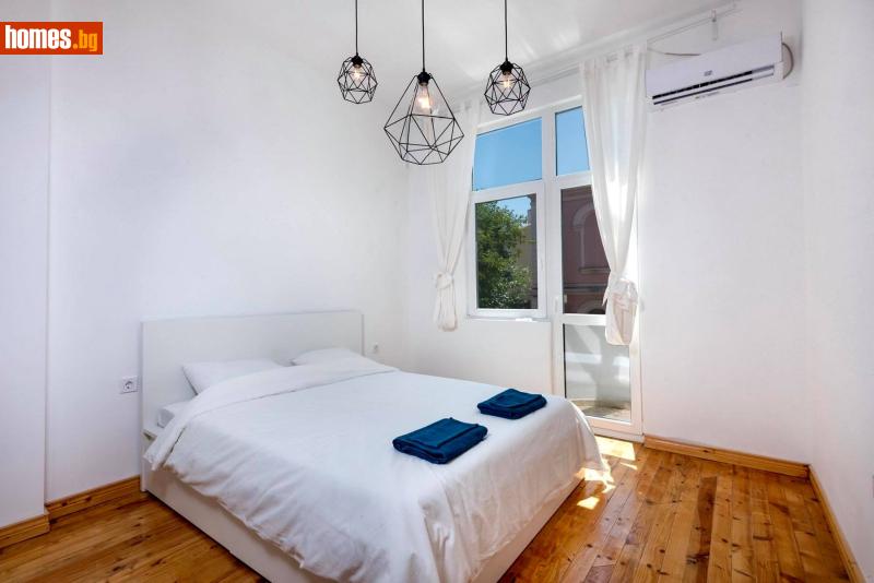Двустаен, 130m²