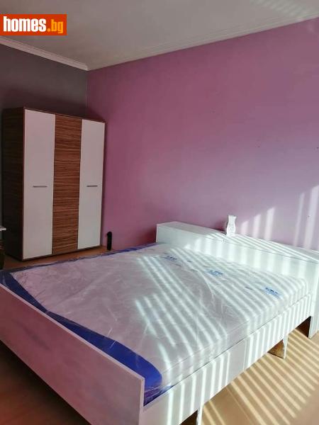Тристаен, 72m²