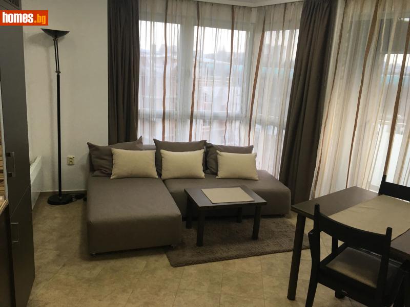 Тристаен, 80m²