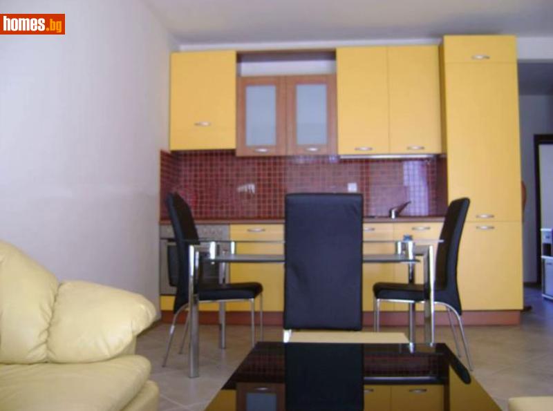 Тристаен, 98m²