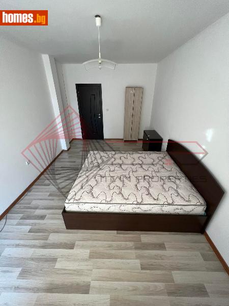 Тристаен, 120m²