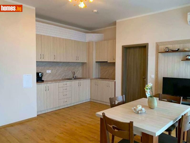 Тристаен, 100m²