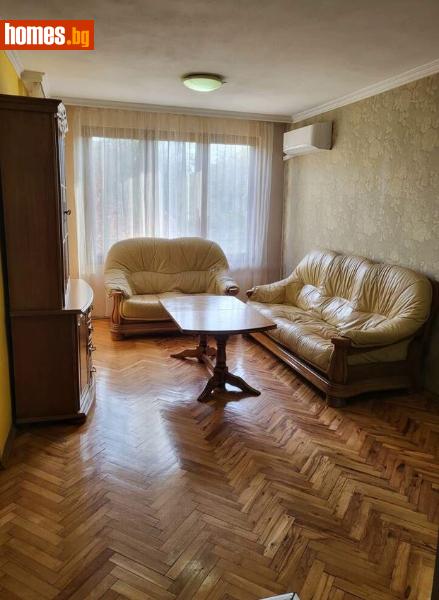 Тристаен, 110m²