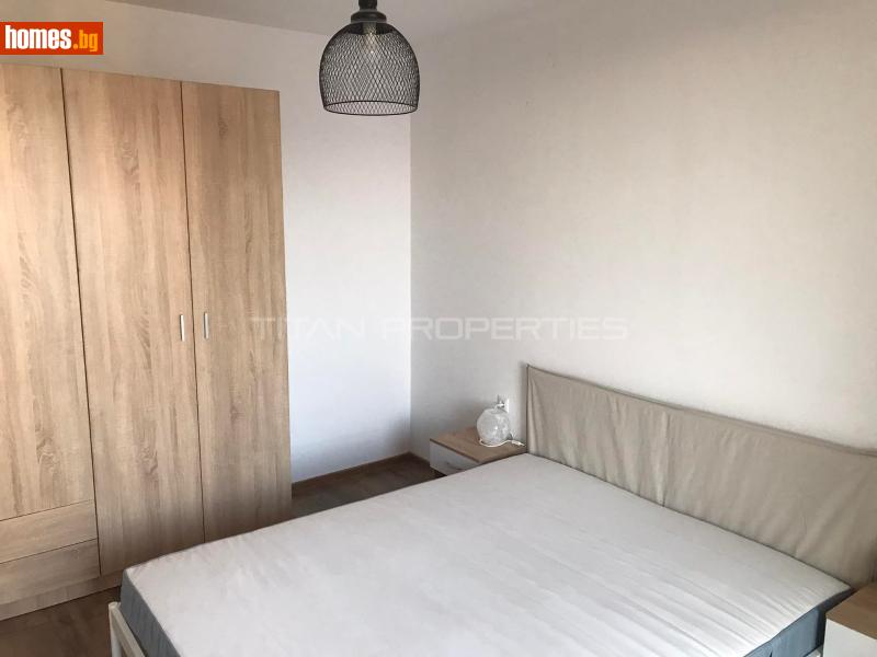 Тристаен, 90m²