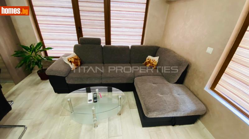 Тристаен, 103m²