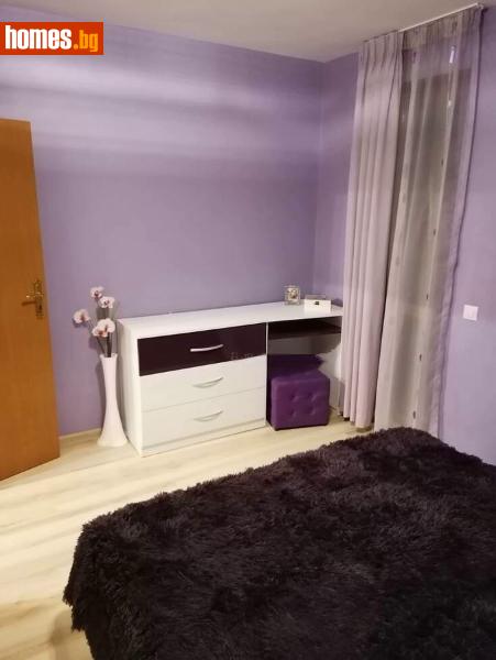 Тристаен, 90m²