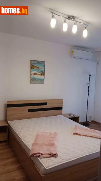 Тристаен, 65m²