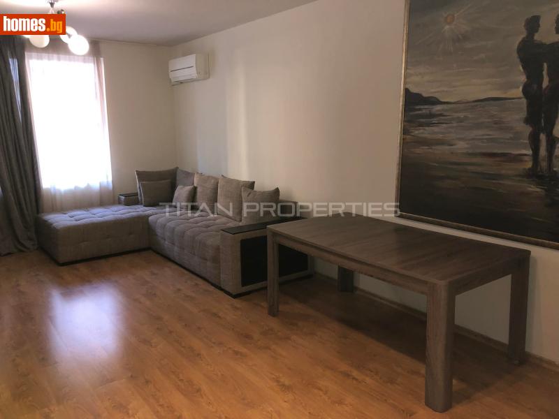 Тристаен, 93m²