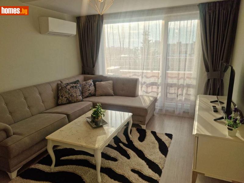 Тристаен, 120m²