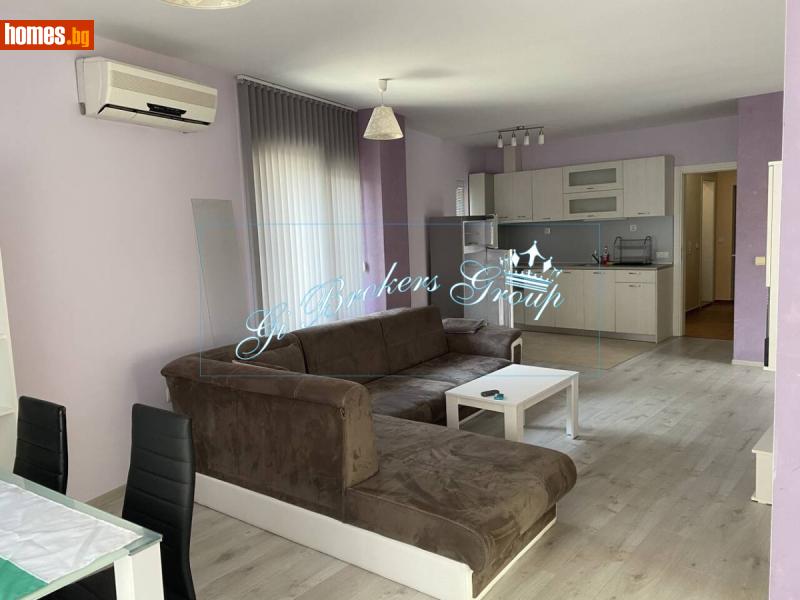 Тристаен, 96m²