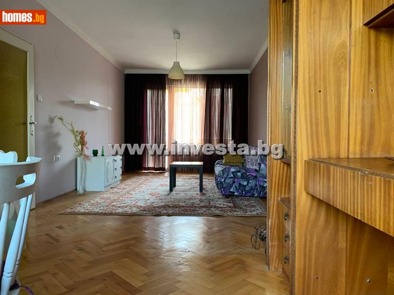 Тристаен, 100m²