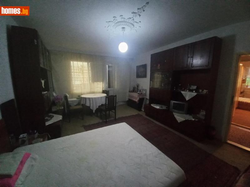 Тристаен, 95m² - Жк. Дружба 3, Русе - Апартамент за продажба - Имоти Русе Матик - 112947369