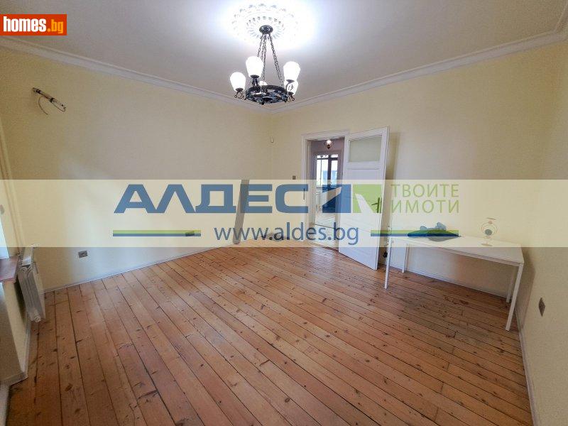 Тристаен, 103m² - снимка 4
