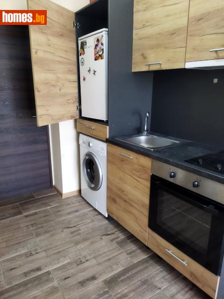 Тристаен, 80m²