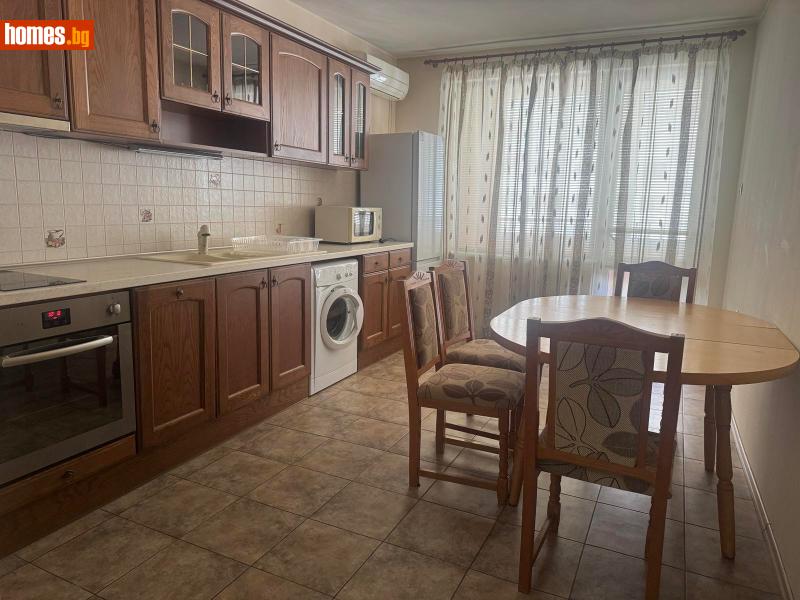 Тристаен, 86m²