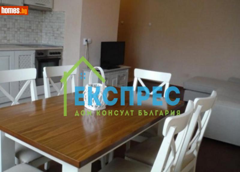 Тристаен, 95m²