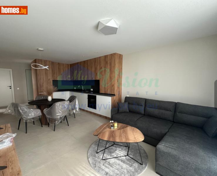 Тристаен, 98m²