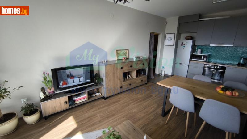 Тристаен, 95m²