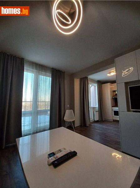 Тристаен, 130m²