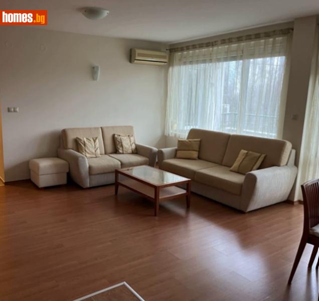 Тристаен, 96m²
