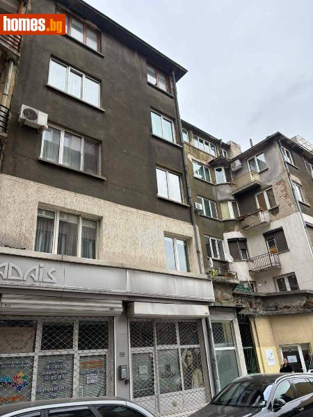 Тристаен, 81m²
