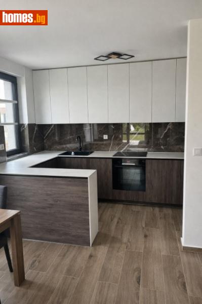 Тристаен, 110m²
