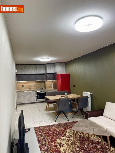 Тристаен, 110m²