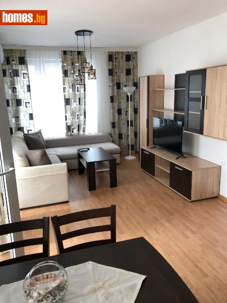 Тристаен, 110m²