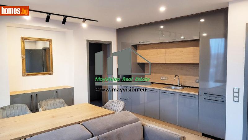 Тристаен, 90m²
