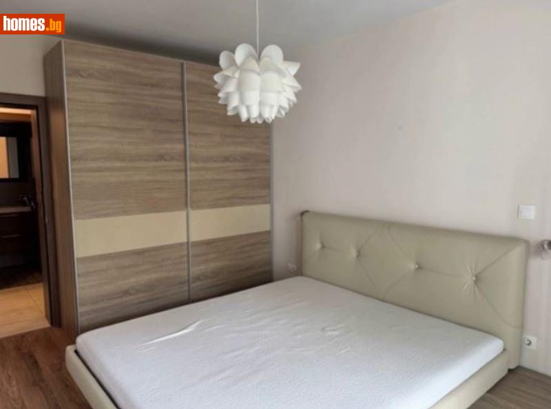 Тристаен, 110m²