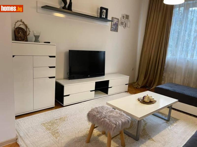 Тристаен, 120m²