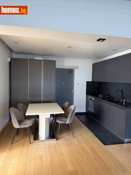 Тристаен, 85m²