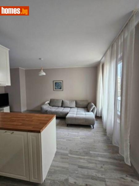 Тристаен, 80m²