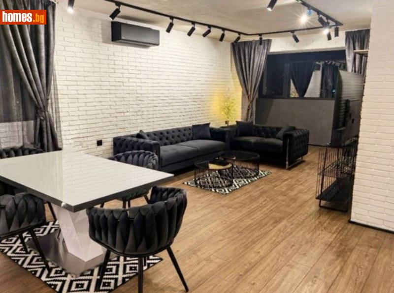 Тристаен, 106m²