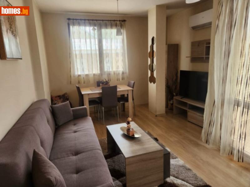 Тристаен, 101m²