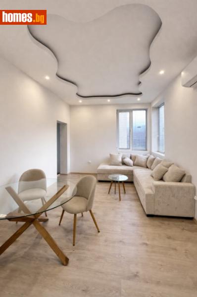 Тристаен, 80m²