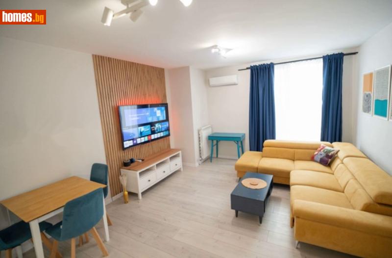 Тристаен, 91m²