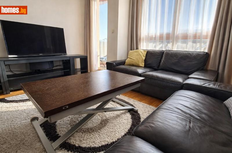 Тристаен, 92m²