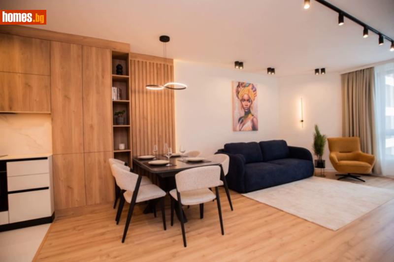 Двустаен, 82m²